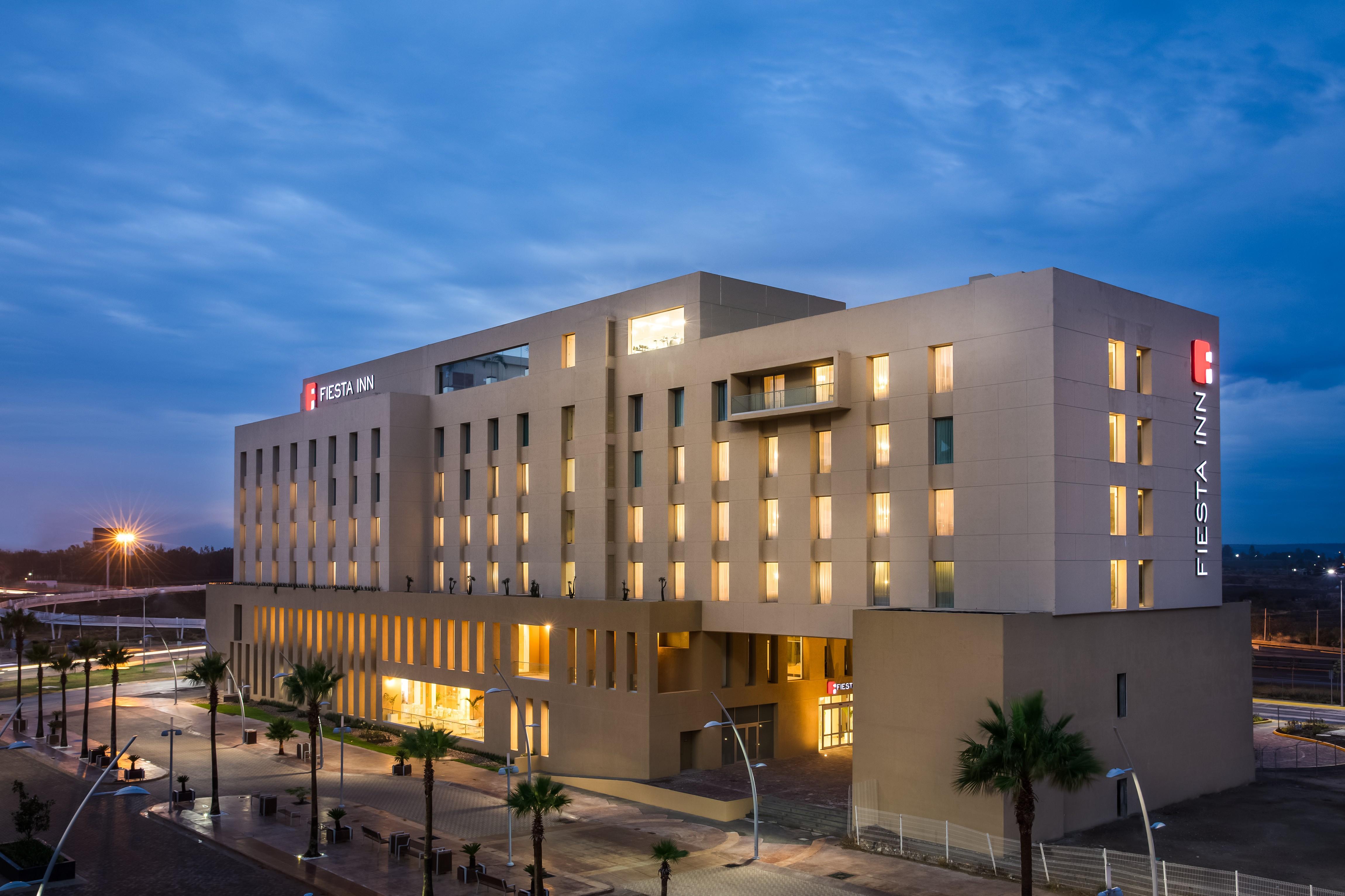 Fiesta Inn Silao Puerto Interior Exterior photo