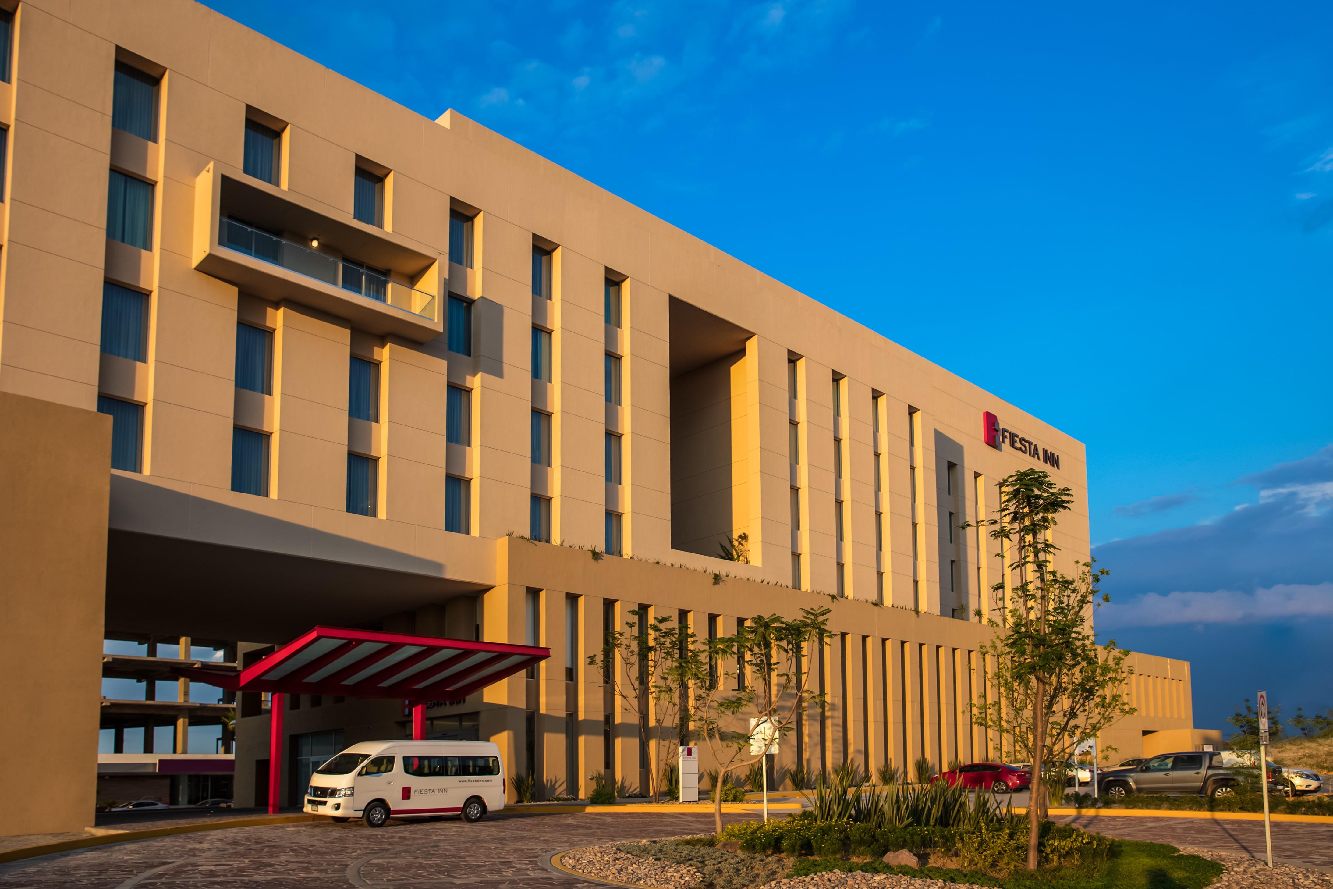 Fiesta Inn Silao Puerto Interior Exterior photo